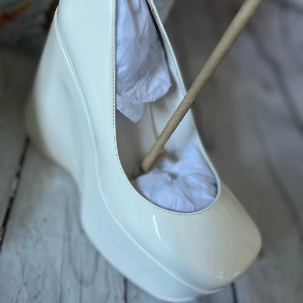 Jeffrey Campbell YAZMIN Wedge Platform Shoe in Patent - Picture 12 of 12